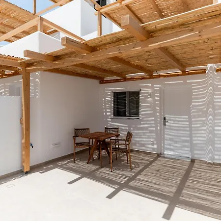 Ryous St John Aparthotel 3*